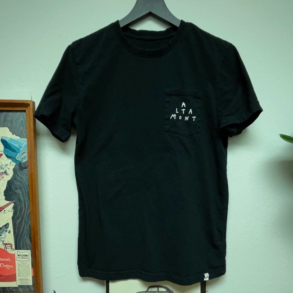 Altamont tee. Medium